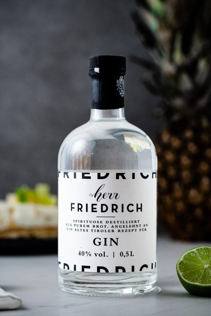 Pina Colada Torte - mit Herr Friedrich Gin