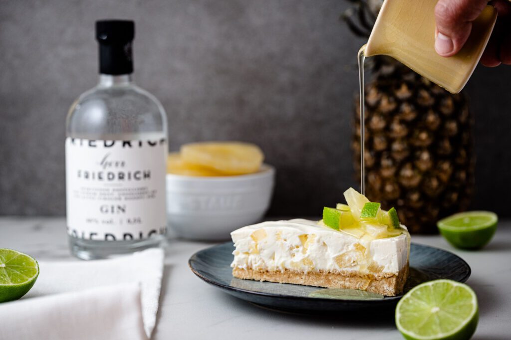 Pina Colada Torte - mit Herr Friedrich Gin