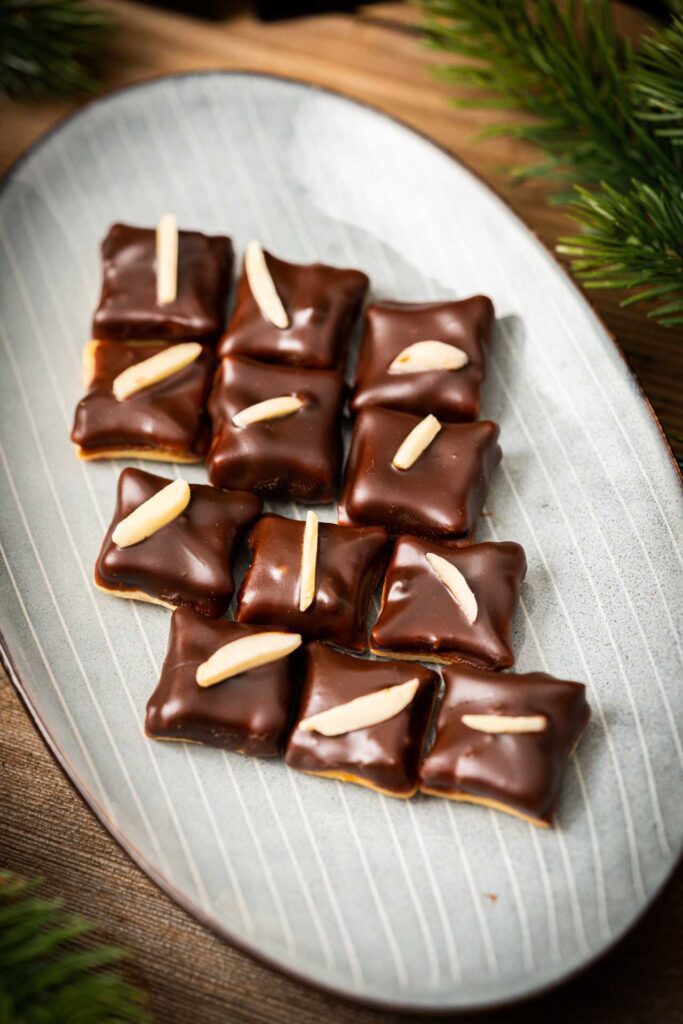 Marzipan-Kirsch-Polster