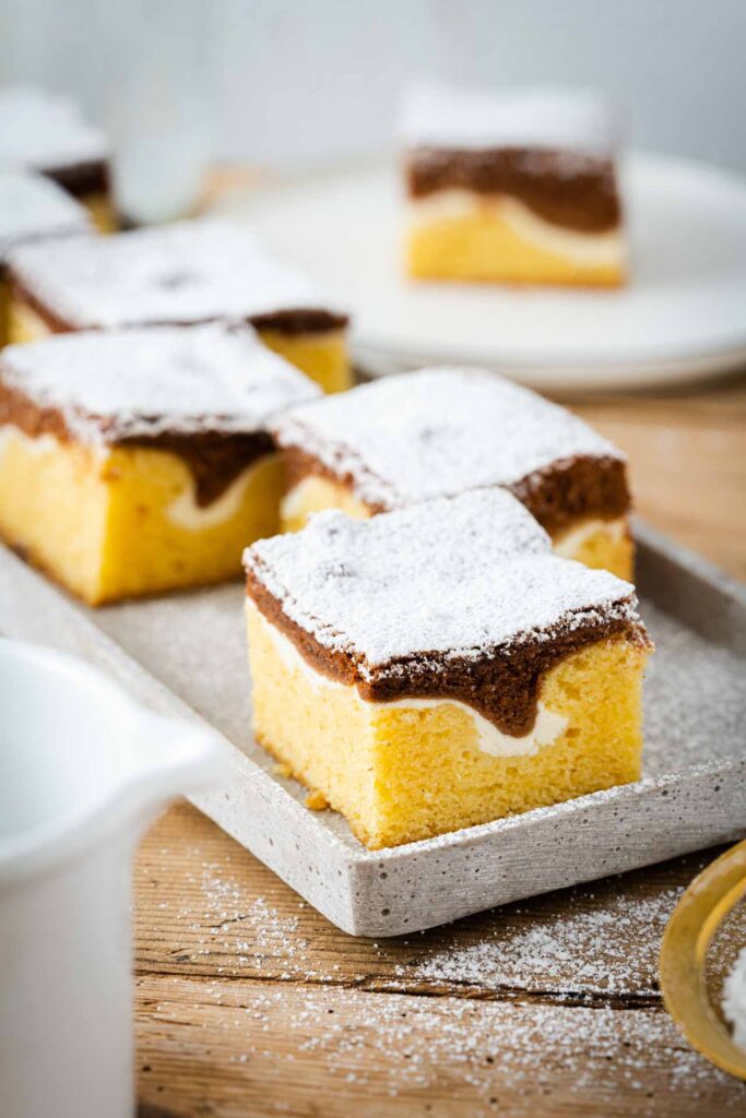Topfenwellen 2.0 - saftiger Blechkuchenklassiker