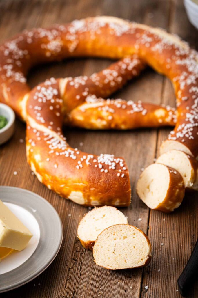 Riesenlaugenbreze - Rezept für XL Laugenbreze